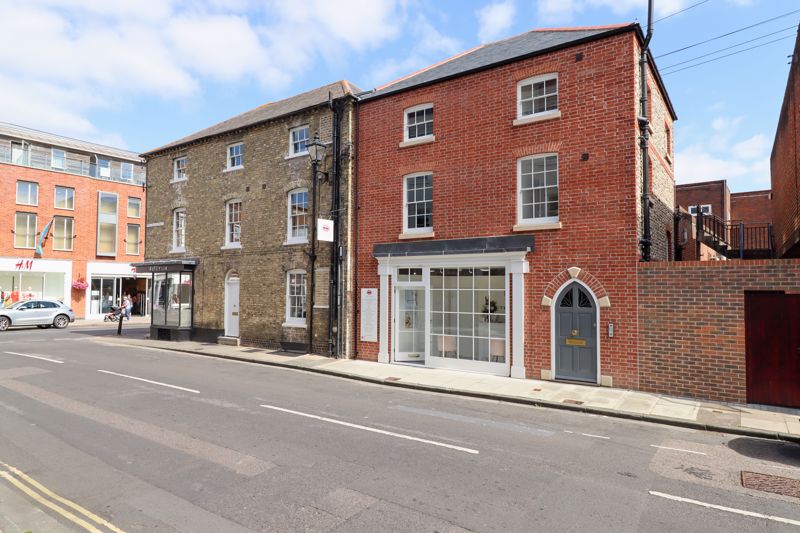 2 bed flat for sale in St Johns Street , Chichester - Property Image 1
