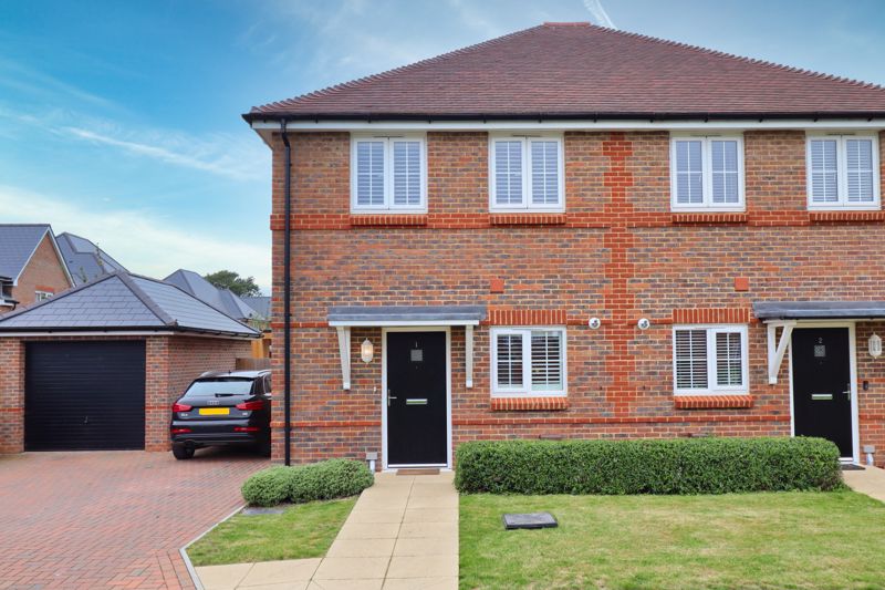 2 bed house for sale in Worcester Drive, Emsworth 0