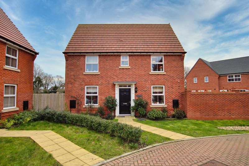3 bed house for sale in Grender Way, Chichester - Property Image 1