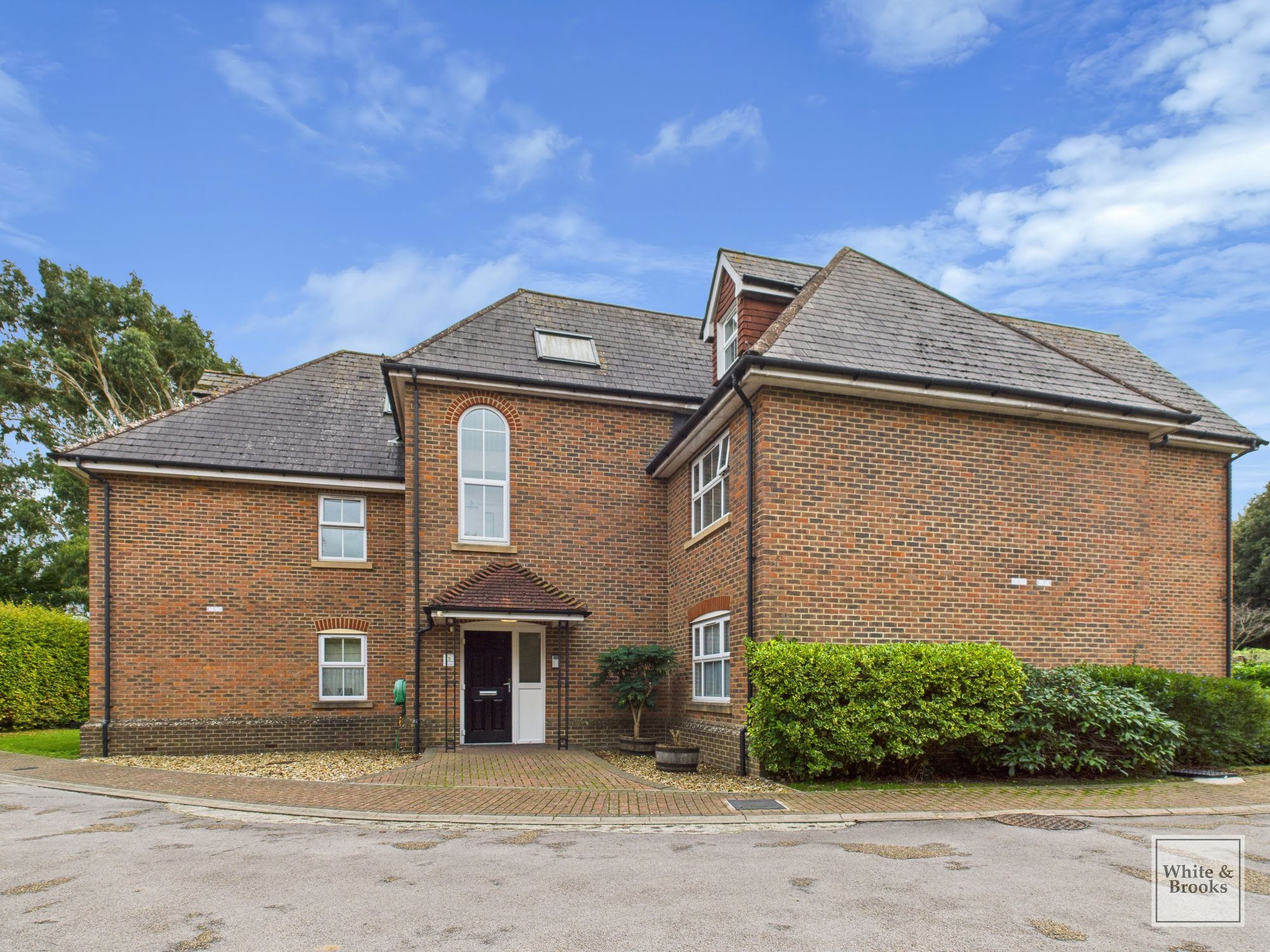 2 bed flat for sale in Barnham Road, Barnham, PO22 (ref: 686502)