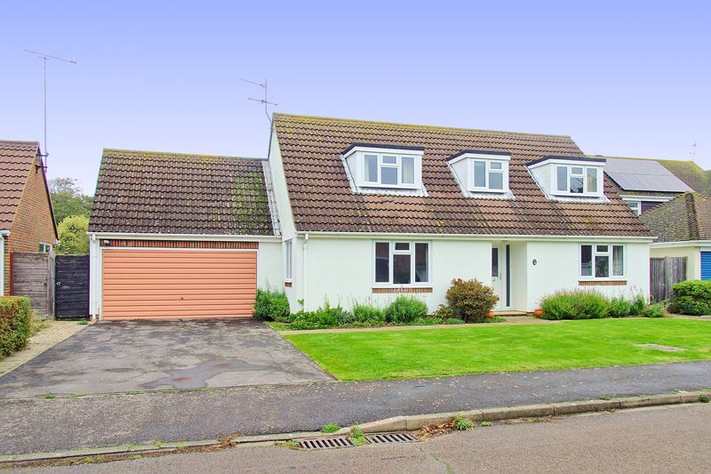 3 bed bungalow for sale in Chawkmare Coppice, Bognor Regis - Property Image 1