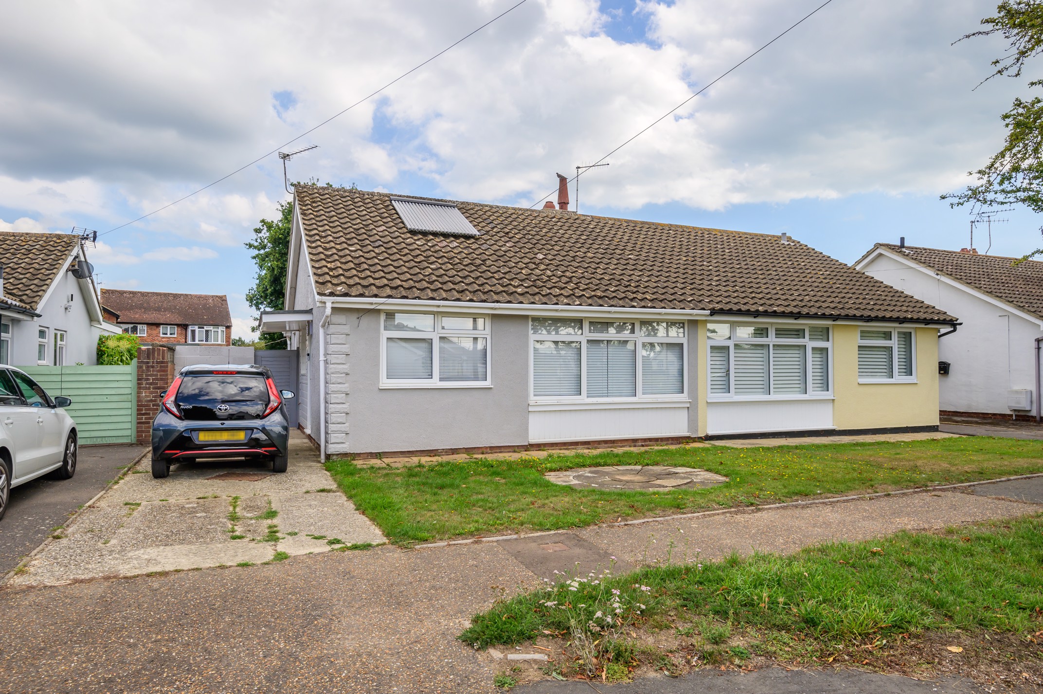 2 bed bungalow for sale in Greenways, Pagham  - Property Image 3