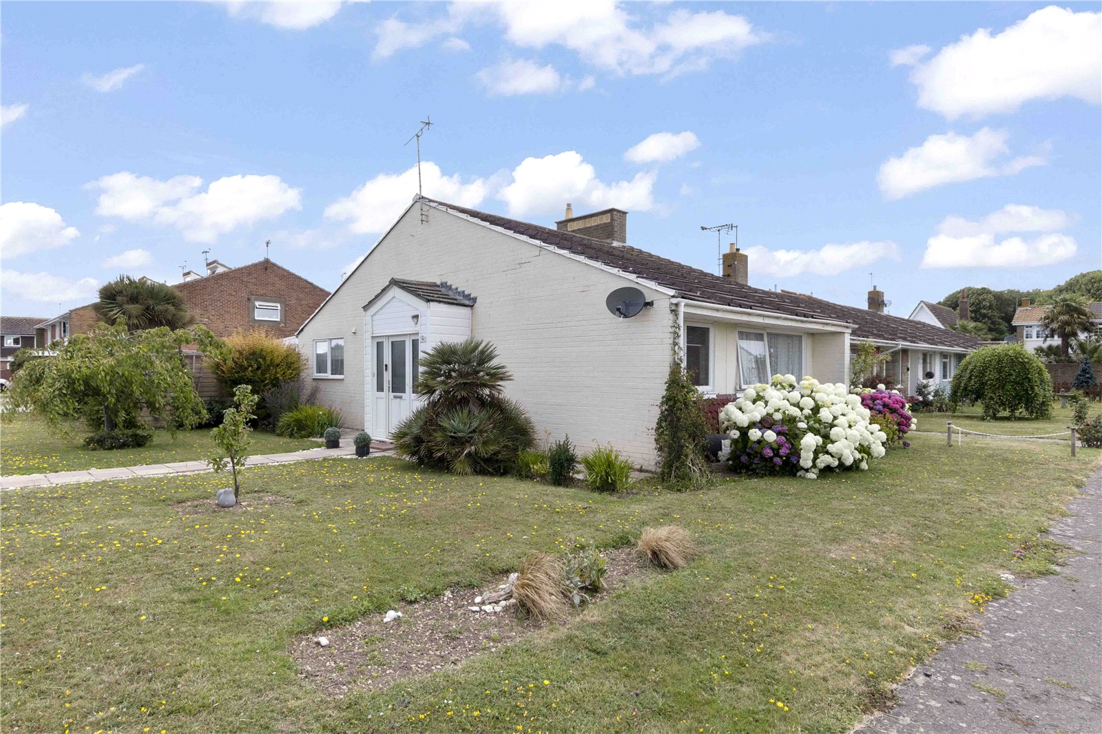2 bed bungalow for sale in The Causeway, Pagham  - Property Image 1