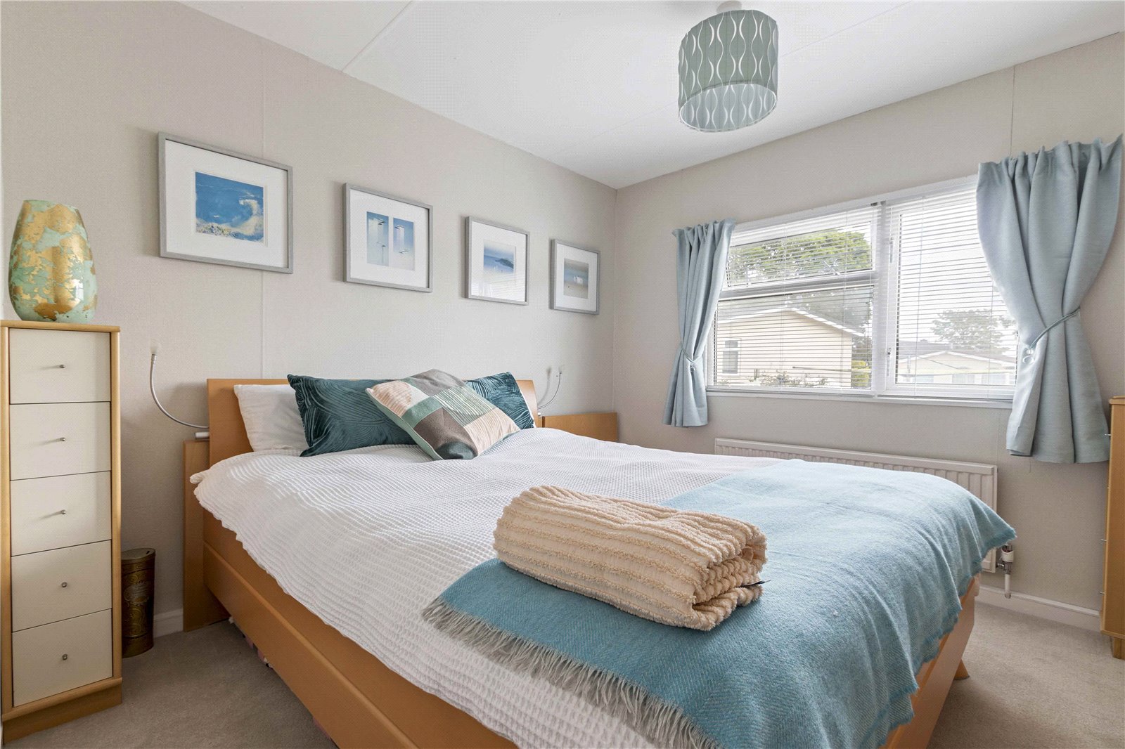2 bed bungalow for sale in Hook Lane, Aldingbourne  - Property Image 5