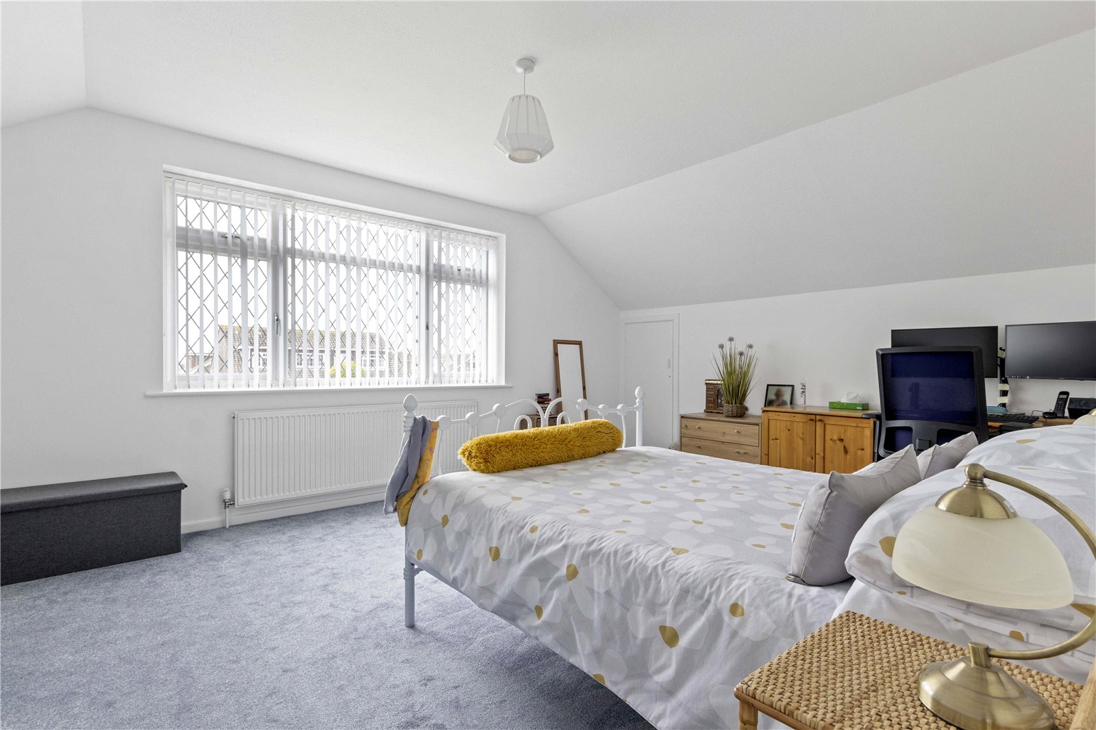 3 bed bungalow for sale in Viscount Drive, Bognor Regis  - Property Image 5
