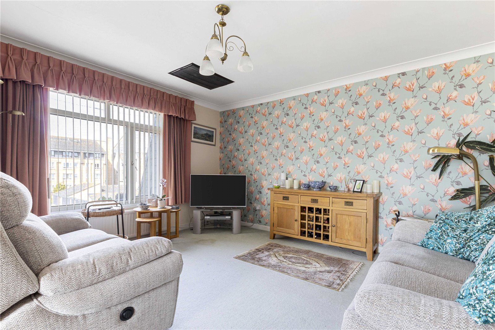 3 bed apartment for sale in Albert Road, Bognor Regis  - Property Image 2