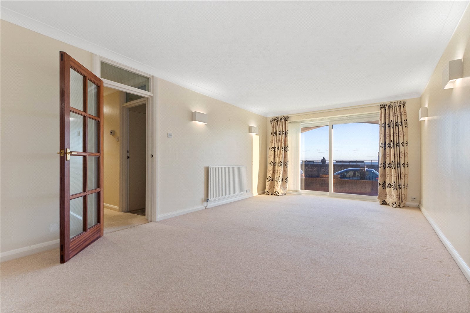 2 bed apartment for sale in The Esplanade, Bognor Regis  - Property Image 2