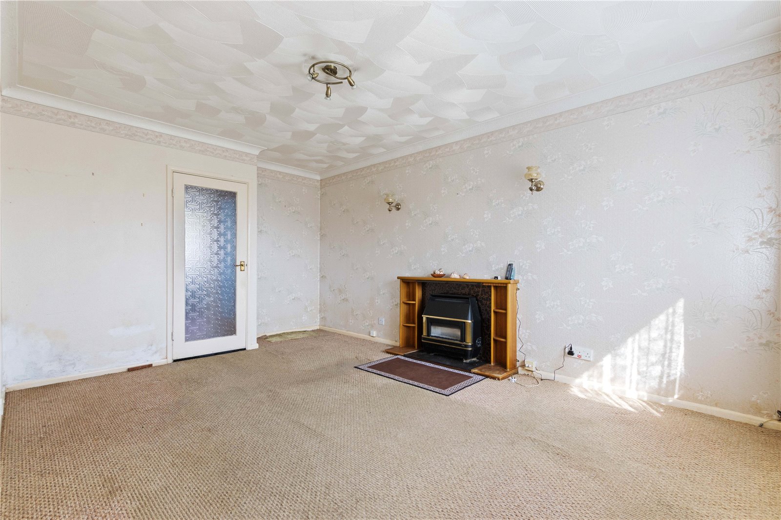 2 bed bungalow for sale in Stonehill Crescent, Rose Green  - Property Image 2