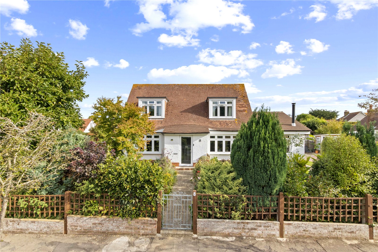 4 bed house for sale in Fernhurst Gardens, Aldwick - Property Image 1