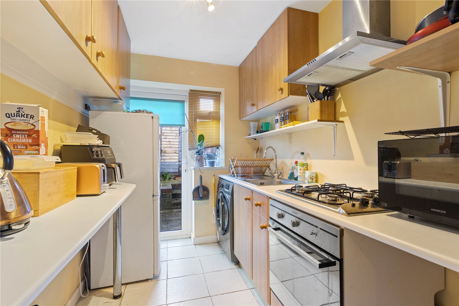 2 bed apartment for sale in Hawthorn Road, Bognor Regis  - Property Image 3