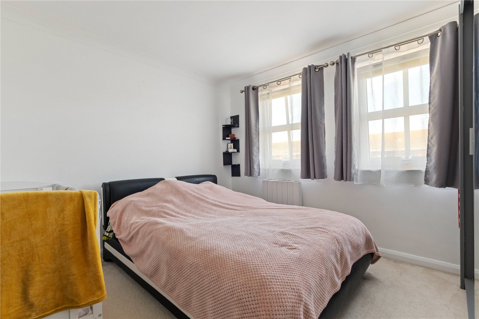 2 bed apartment for sale in The Steyne, Bognor Regis  - Property Image 4