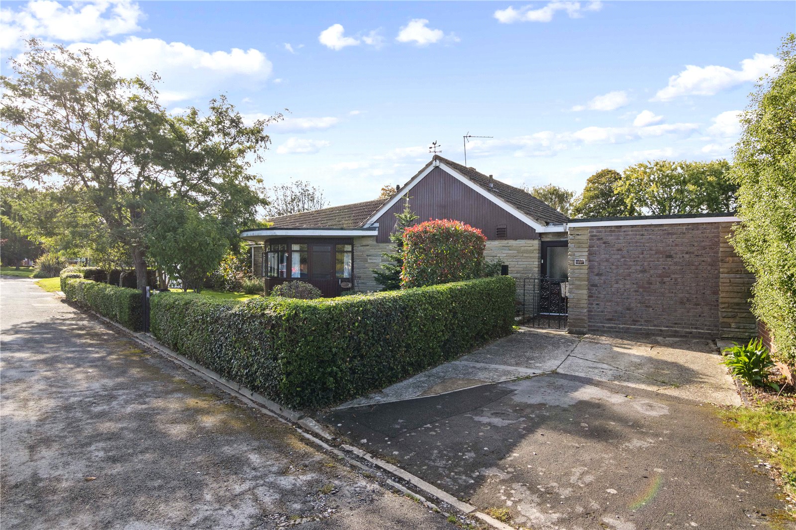 5 bed bungalow for sale in Shirley Drive, Felpham  - Property Image 2