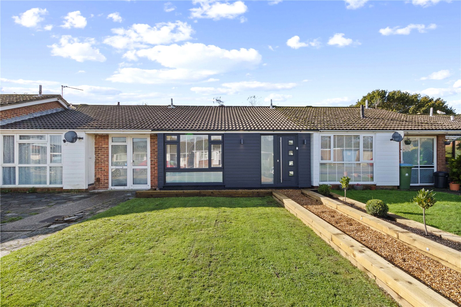 2 bed bungalow for sale in Markfield, North Bersted - Property Image 1