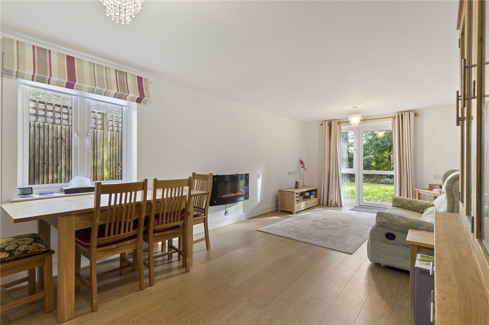 2 bed apartment for sale in Hawthorn Road, Bognor Regis  - Property Image 2