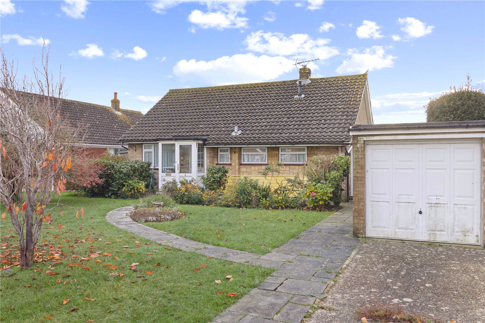 2 bed bungalow for sale in Hughes Close, West Meads  - Property Image 1