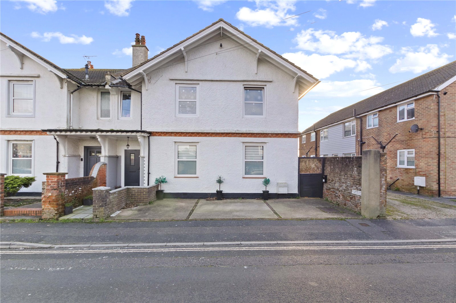 2 bed apartment for sale in Walton Road, Bognor Regis  - Property Image 1