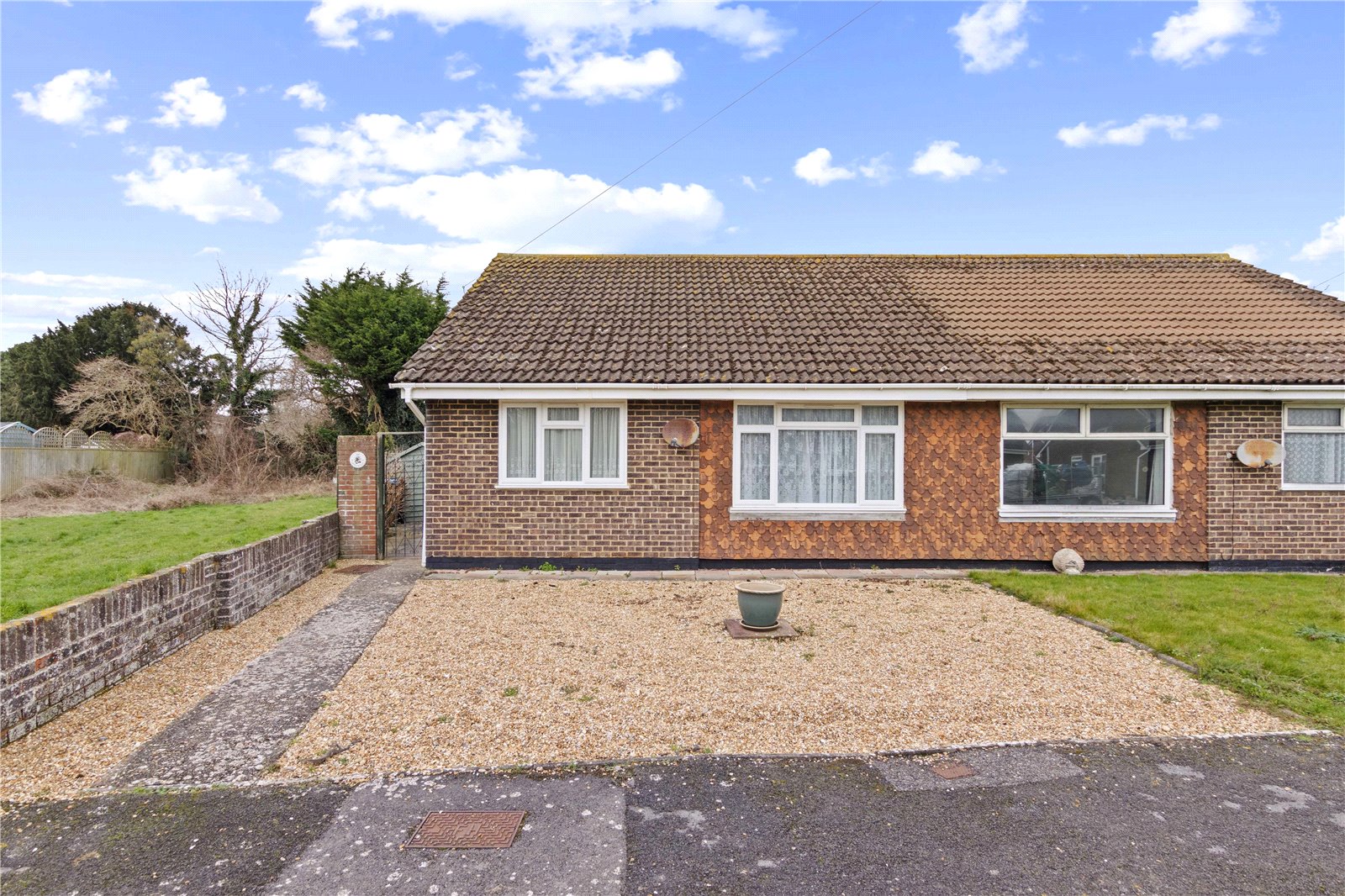 2 bed bungalow for sale in Whitfield Close, Bognor Regis - Property Image 1