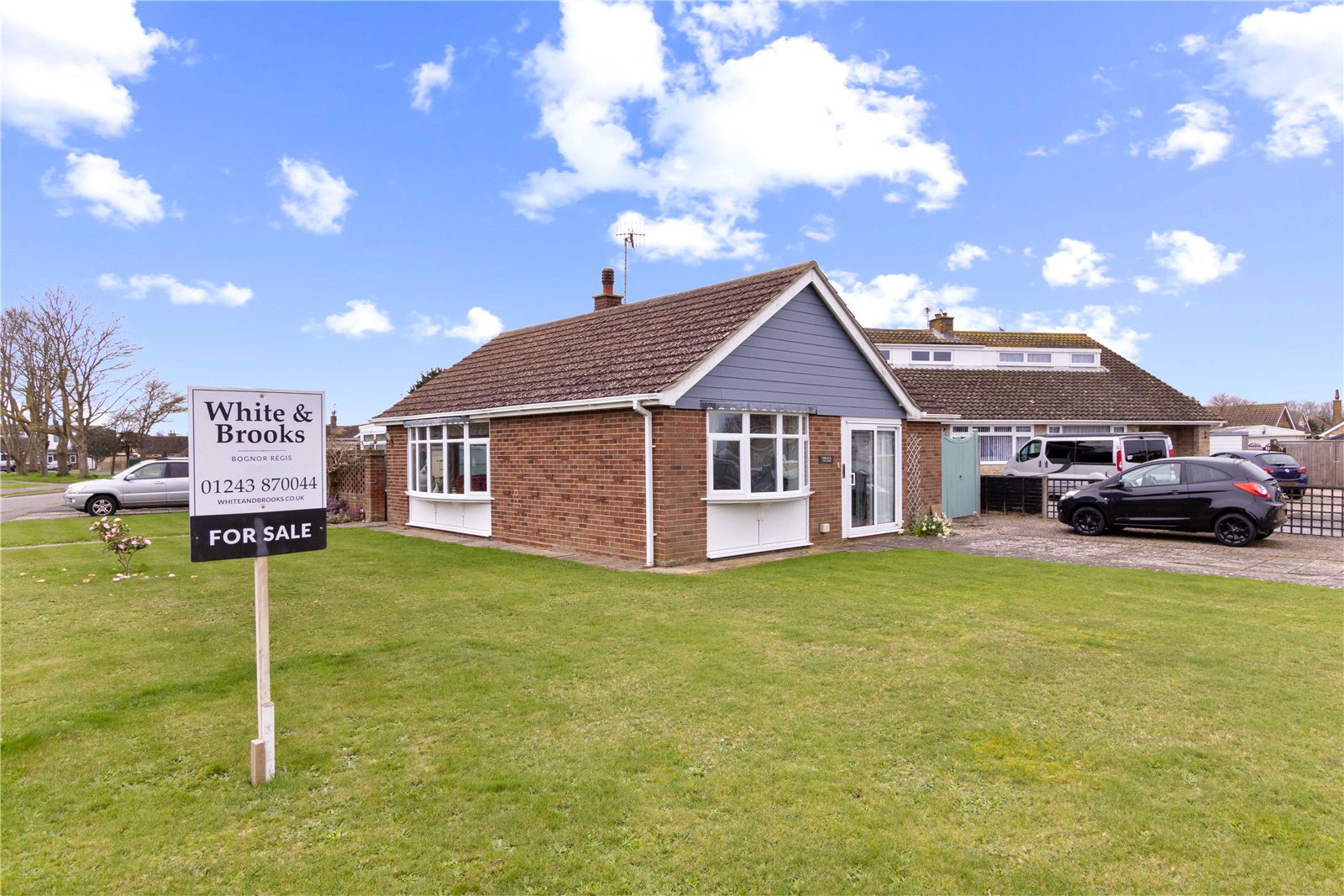 2 bed bungalow for sale in The Court, Pagham  - Property Image 1
