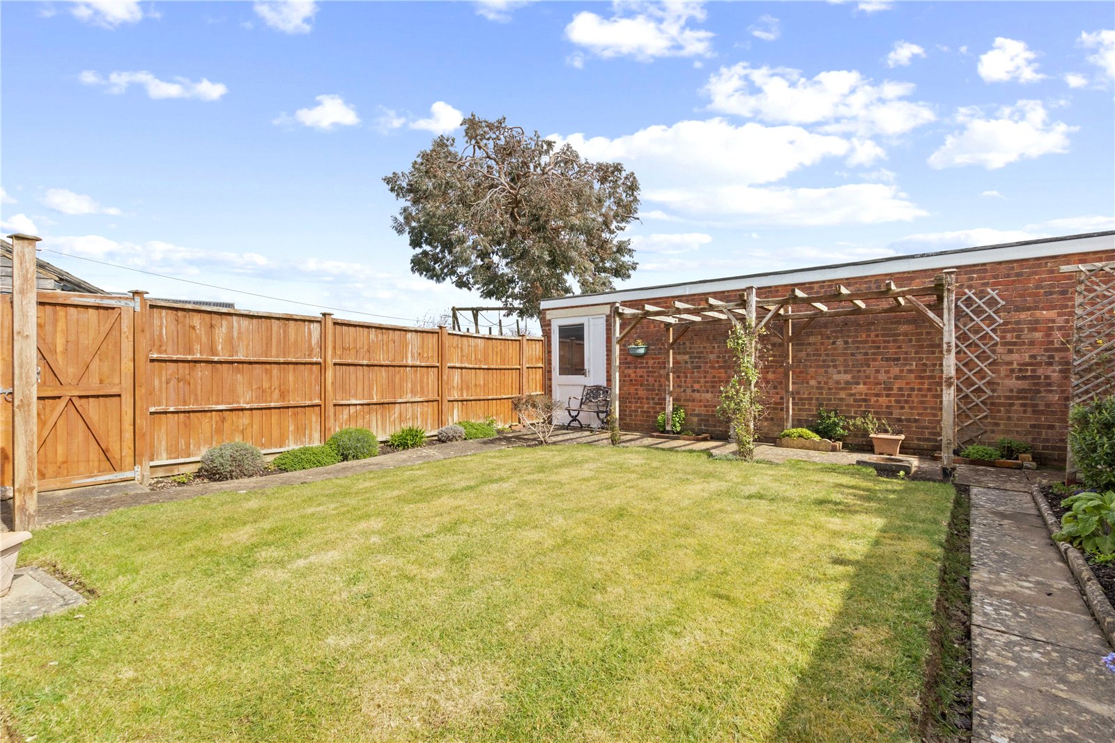 2 bed bungalow for sale in The Causeway, Bognor Regis  - Property Image 2