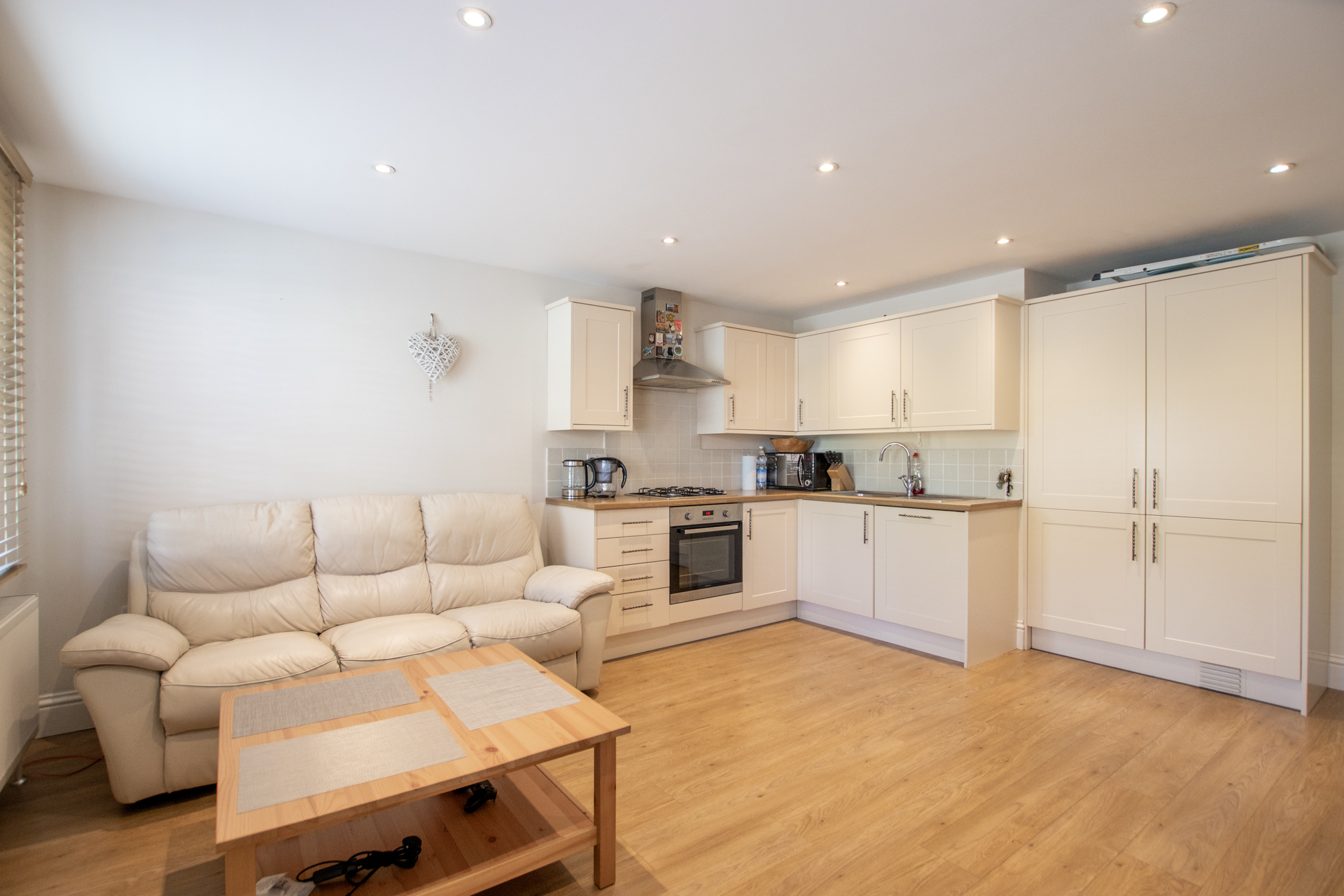 1 bed apartment for sale in The Hornet, Chichester  - Property Image 2