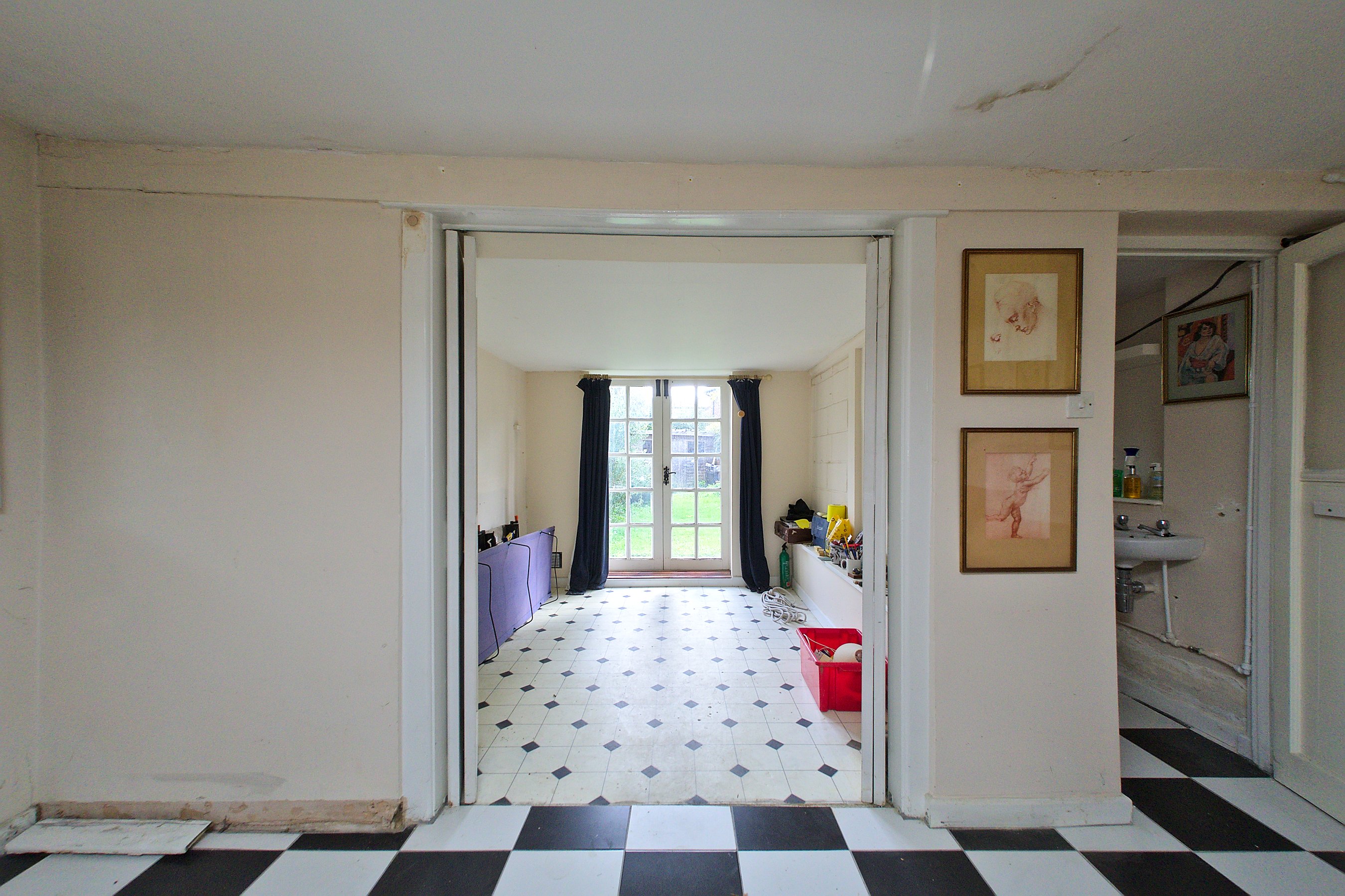 2 bed house for sale in Parchment Street, Chichester  - Property Image 5