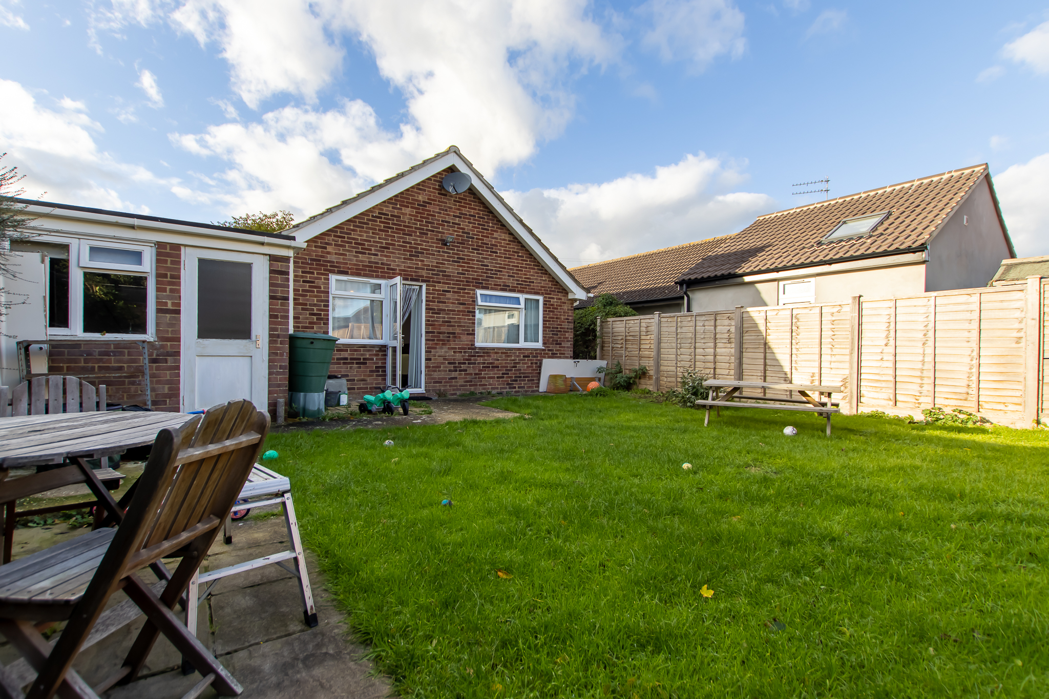 2 bed bungalow for sale in Newport Drive, Fishbourne  - Property Image 10