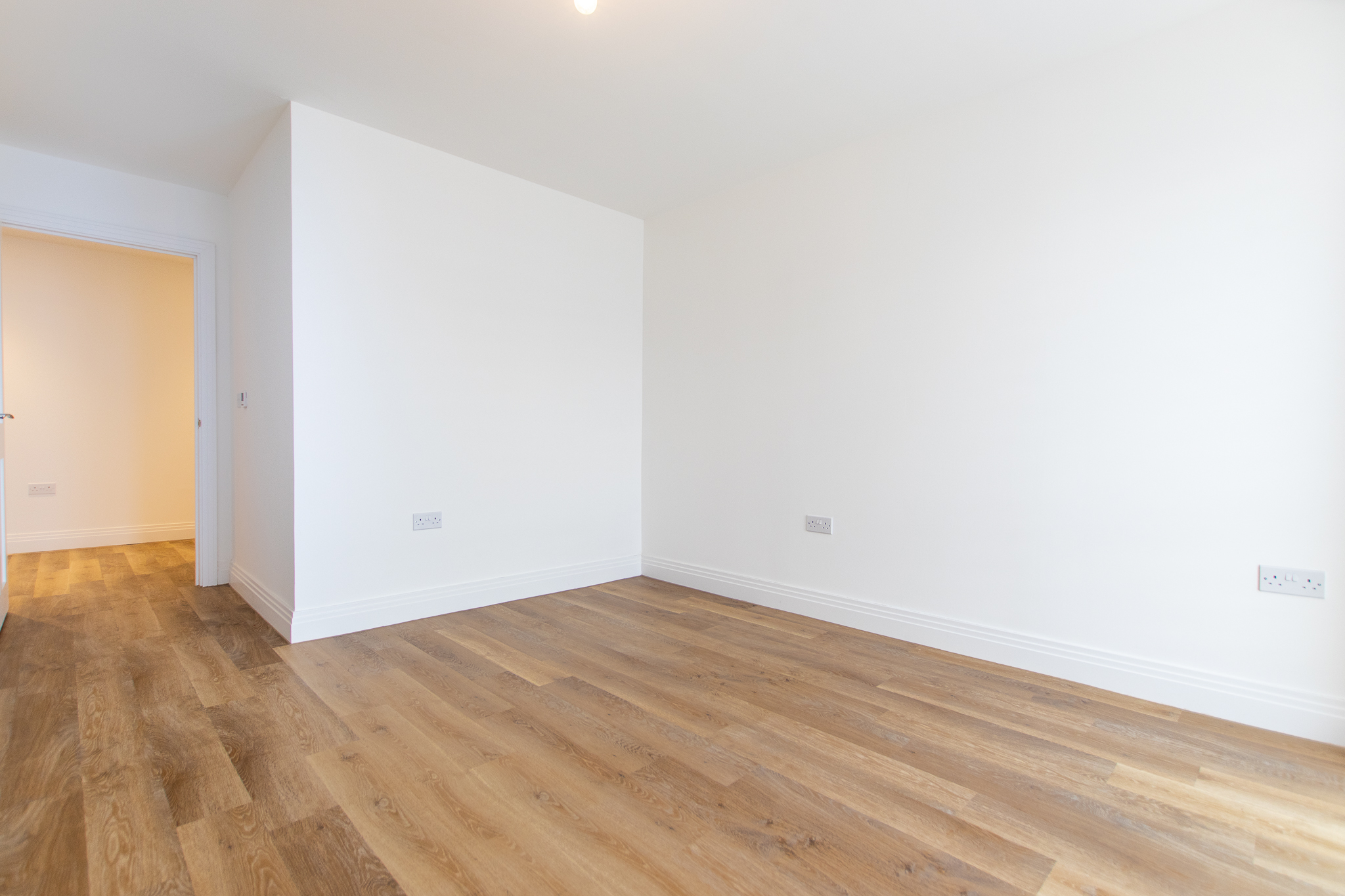 2 bed apartment for sale in The Woolstaplers, Chichester  - Property Image 8