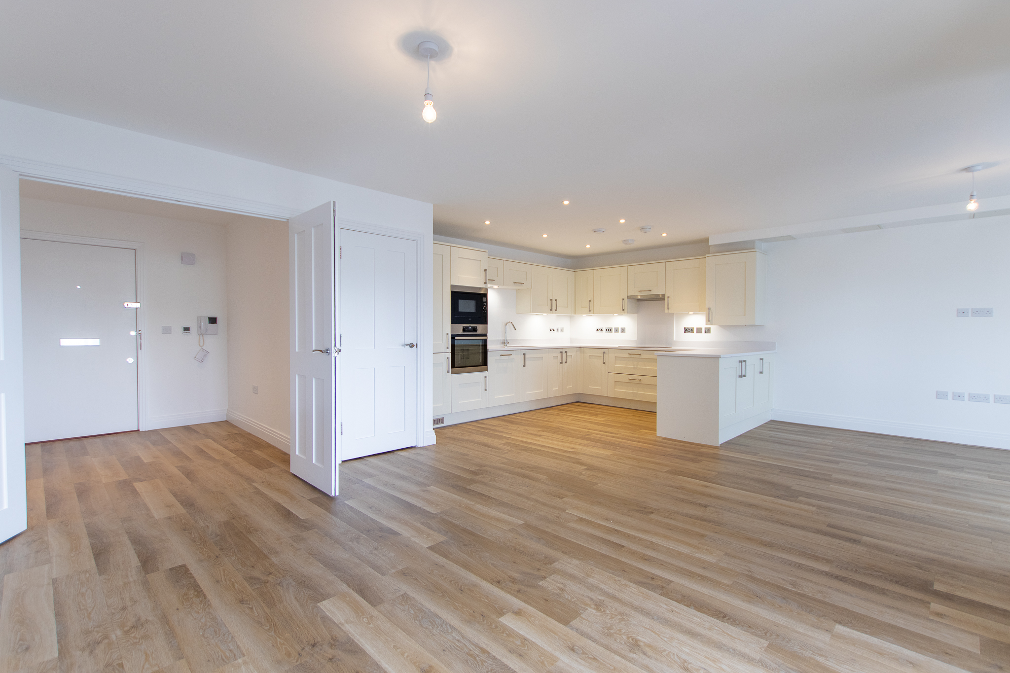 2 bed apartment for sale in The Woolstaplers, Chichester  - Property Image 15
