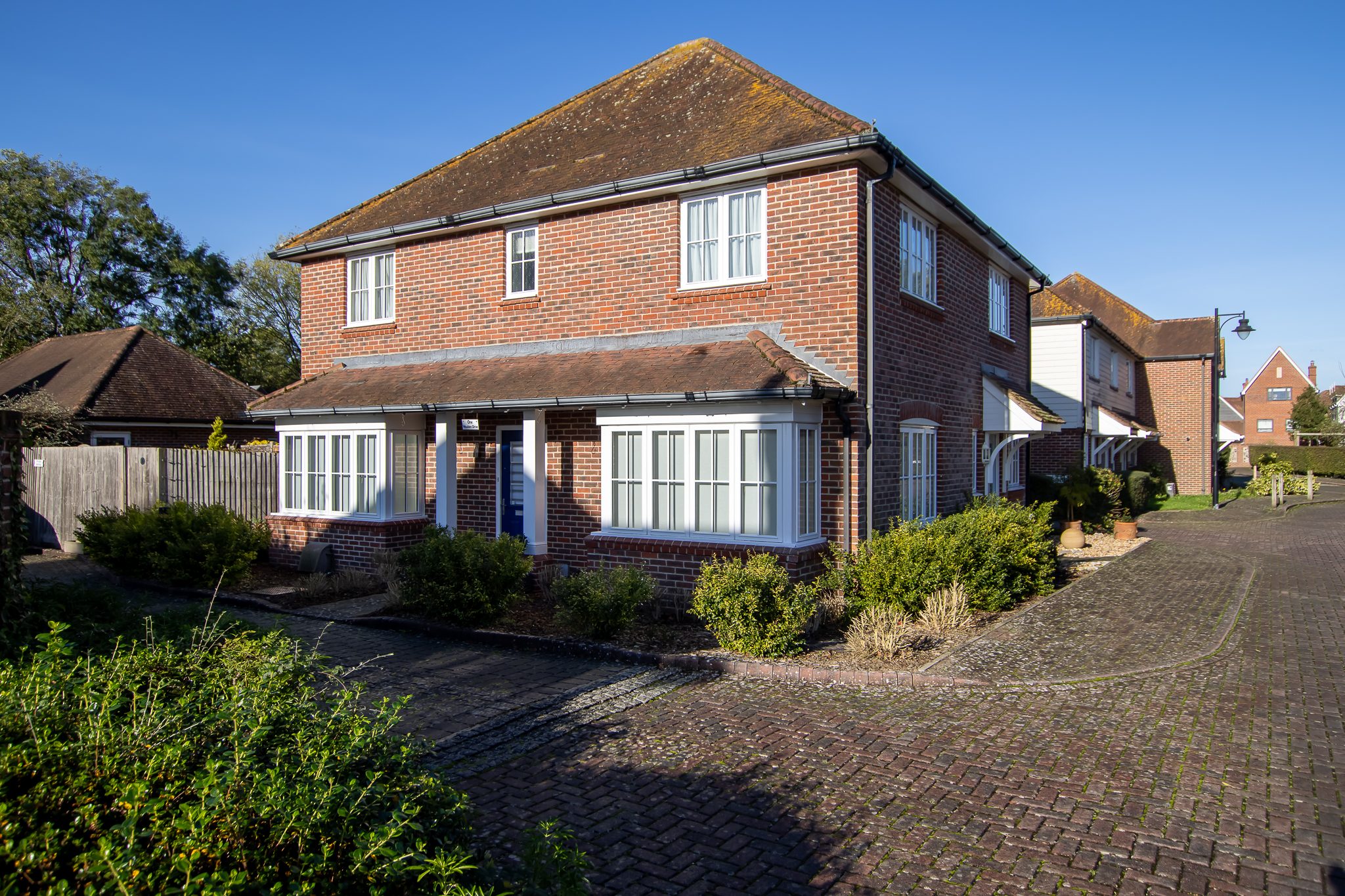 2 bed house for sale in Wealden Drive, Westhampnett  - Property Image 1