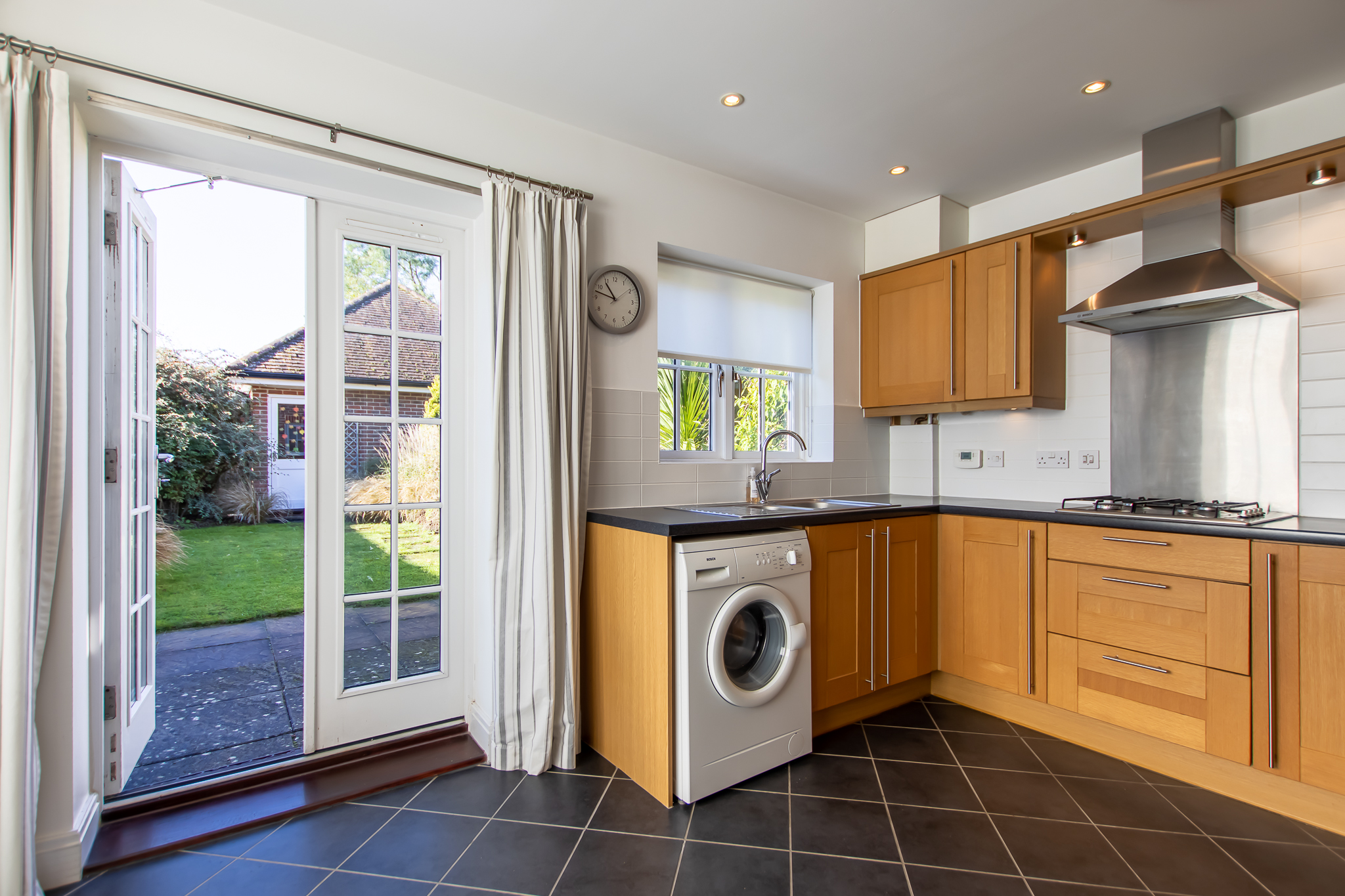 2 bed house for sale in Wealden Drive, Westhampnett  - Property Image 3