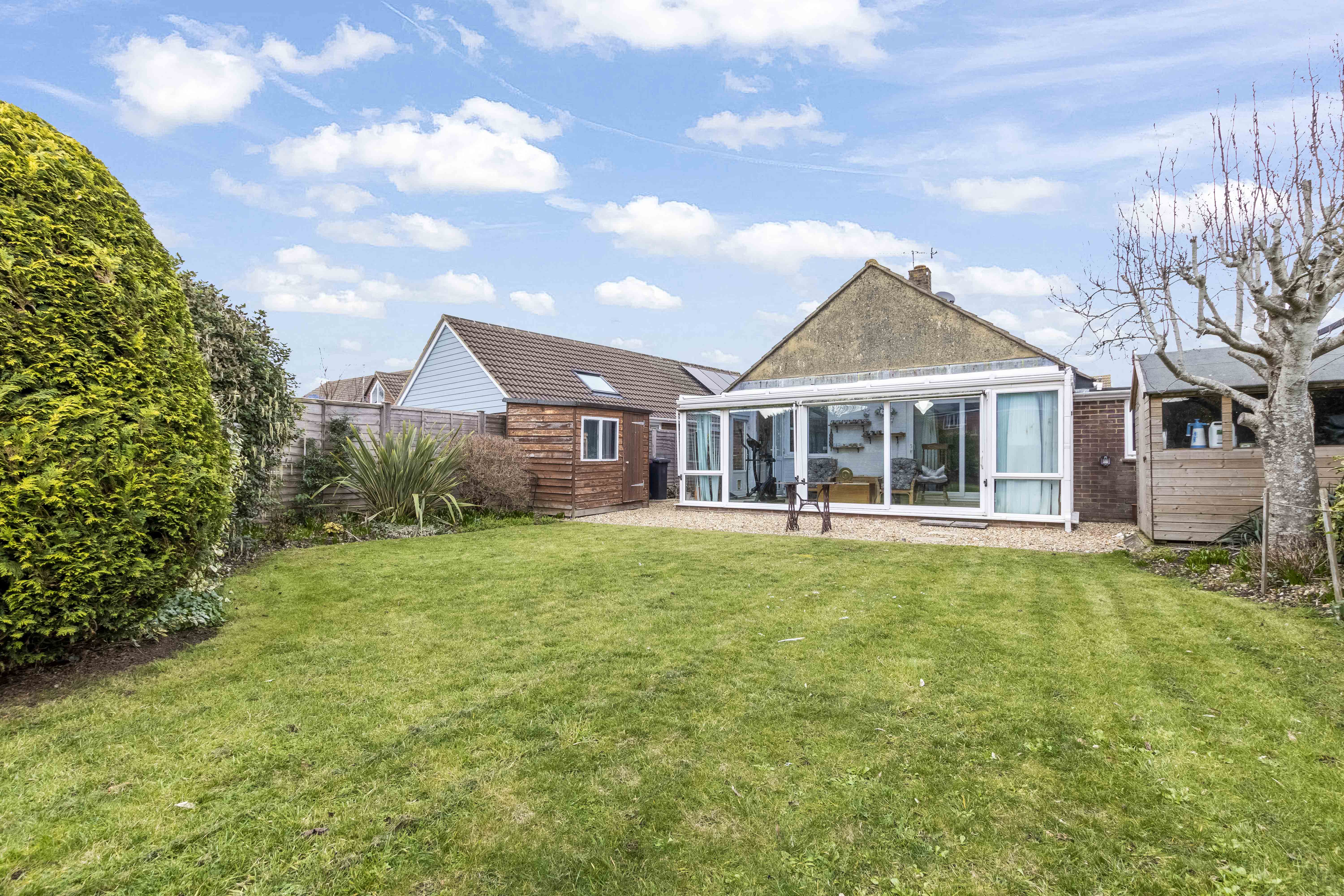 3 bed bungalow for sale in Belgrave Crescent, Chichester  - Property Image 11