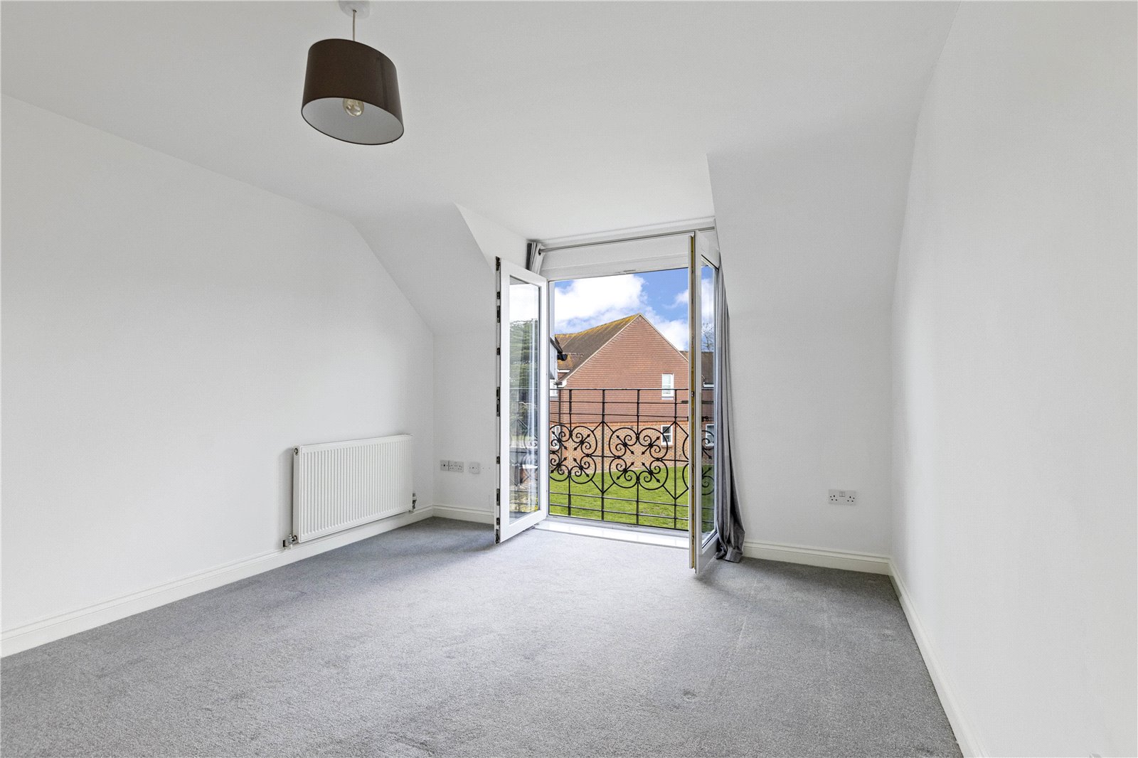 1 bed apartment for sale in Church Road, Chichester  - Property Image 2