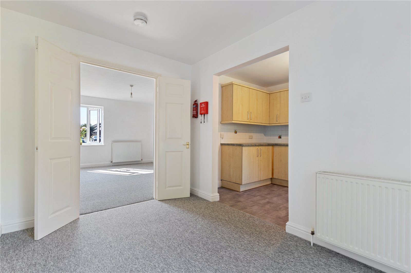 3 bed house for sale in Henry Close, Chichester  - Property Image 3