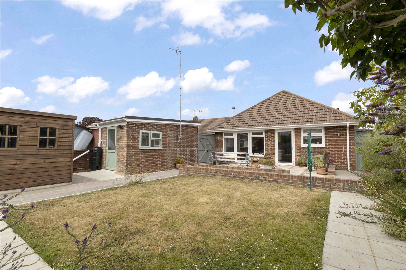 3 bed bungalow for sale in Crosbie Close, Chichester  - Property Image 11