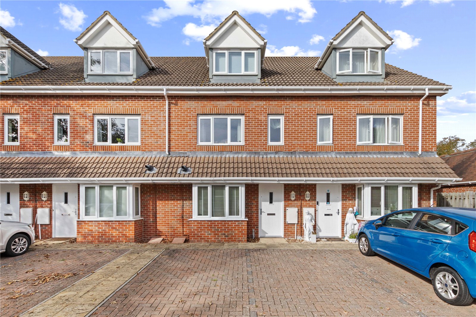 1 bed apartment for sale in Graylingwell Drive, Chichester - Property Image 1