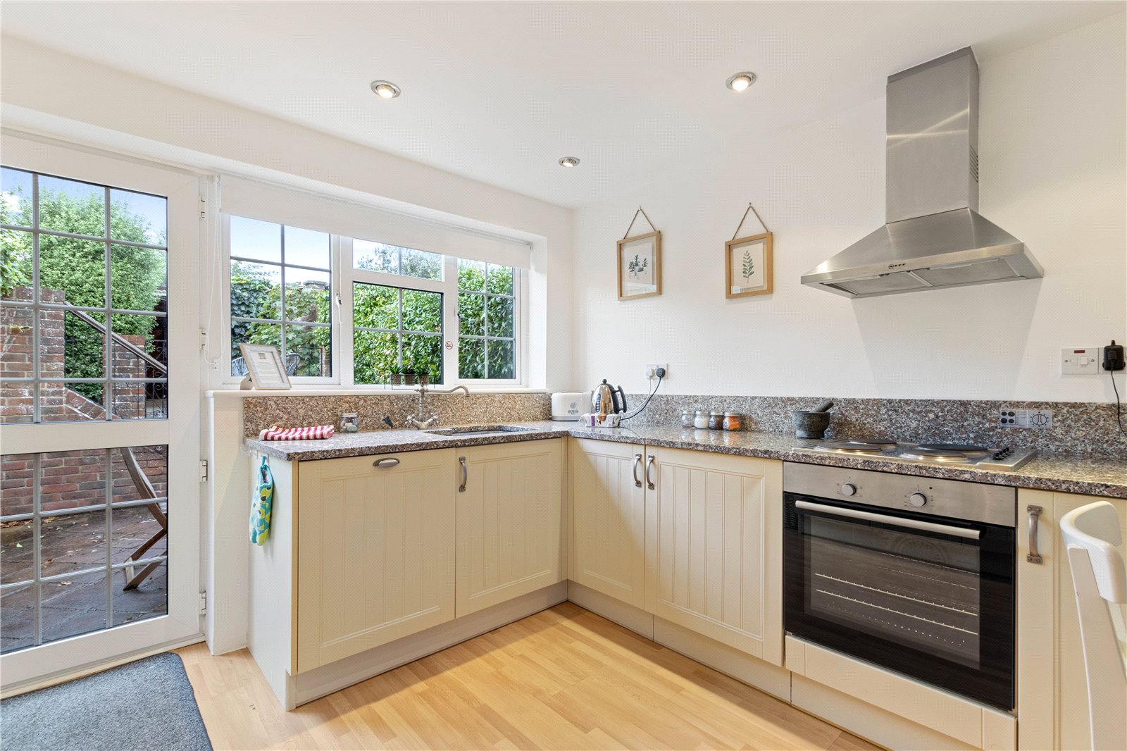 2 bed house for sale in St. Pancras, Chichester  - Property Image 6