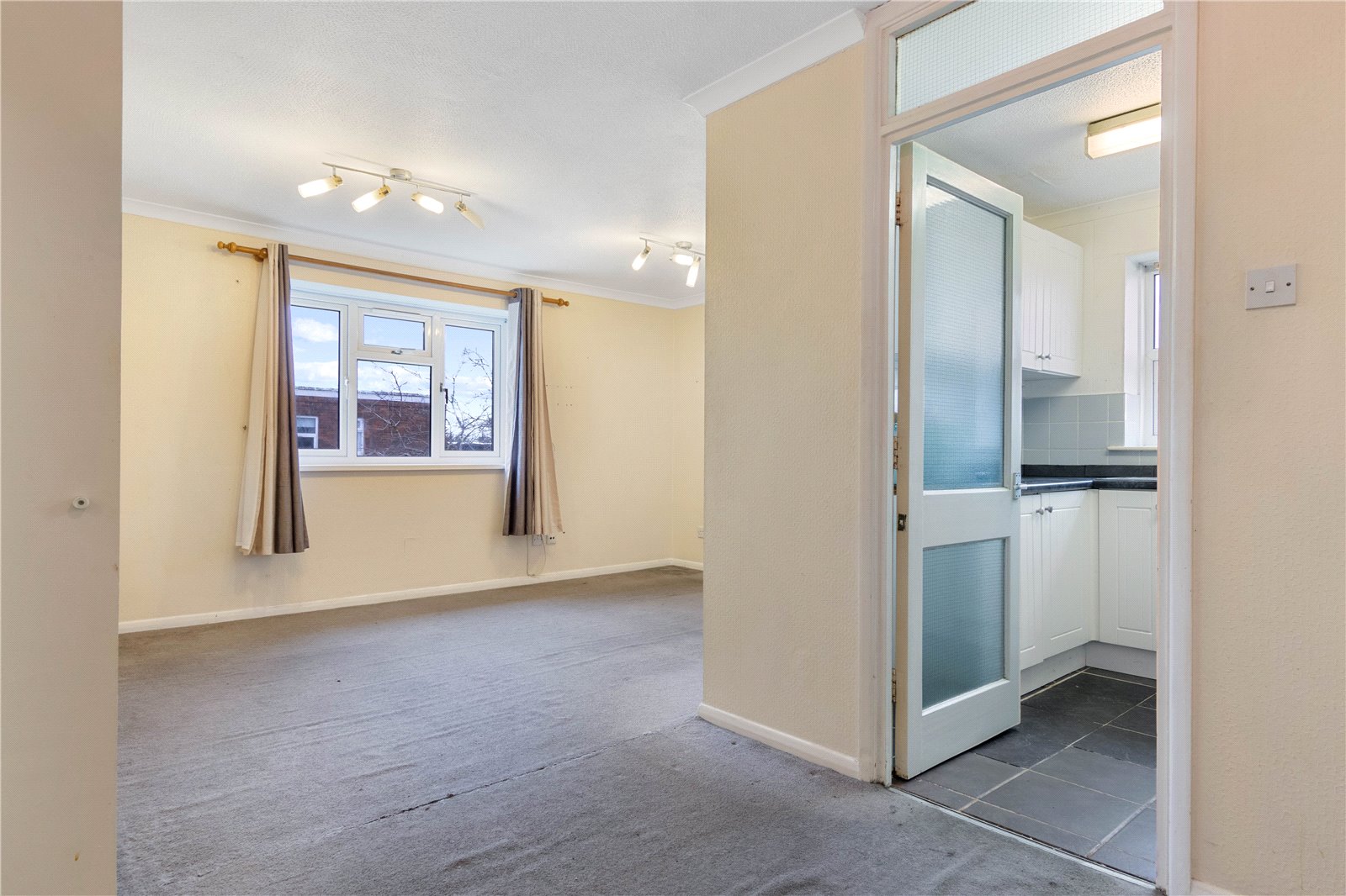 2 bed apartment for sale in Charles Avenue, Chichester  - Property Image 2