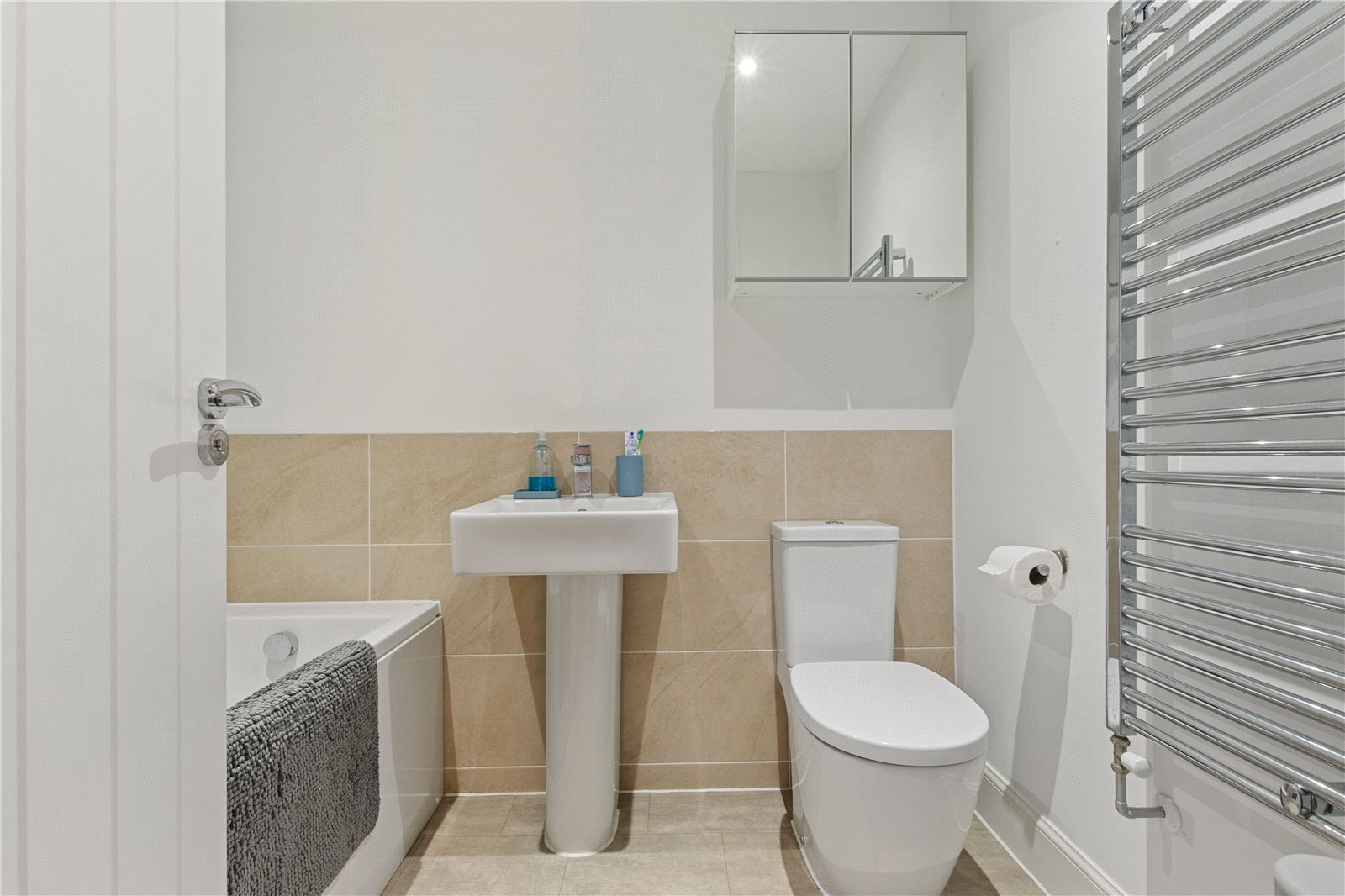 2 bed house for sale in Hangar Drive, Tangmere  - Property Image 8