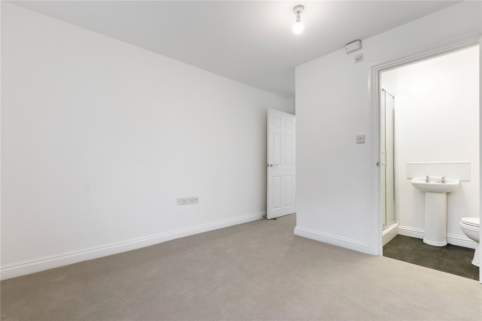 2 bed apartment for sale in Church Road, Chichester  - Property Image 8
