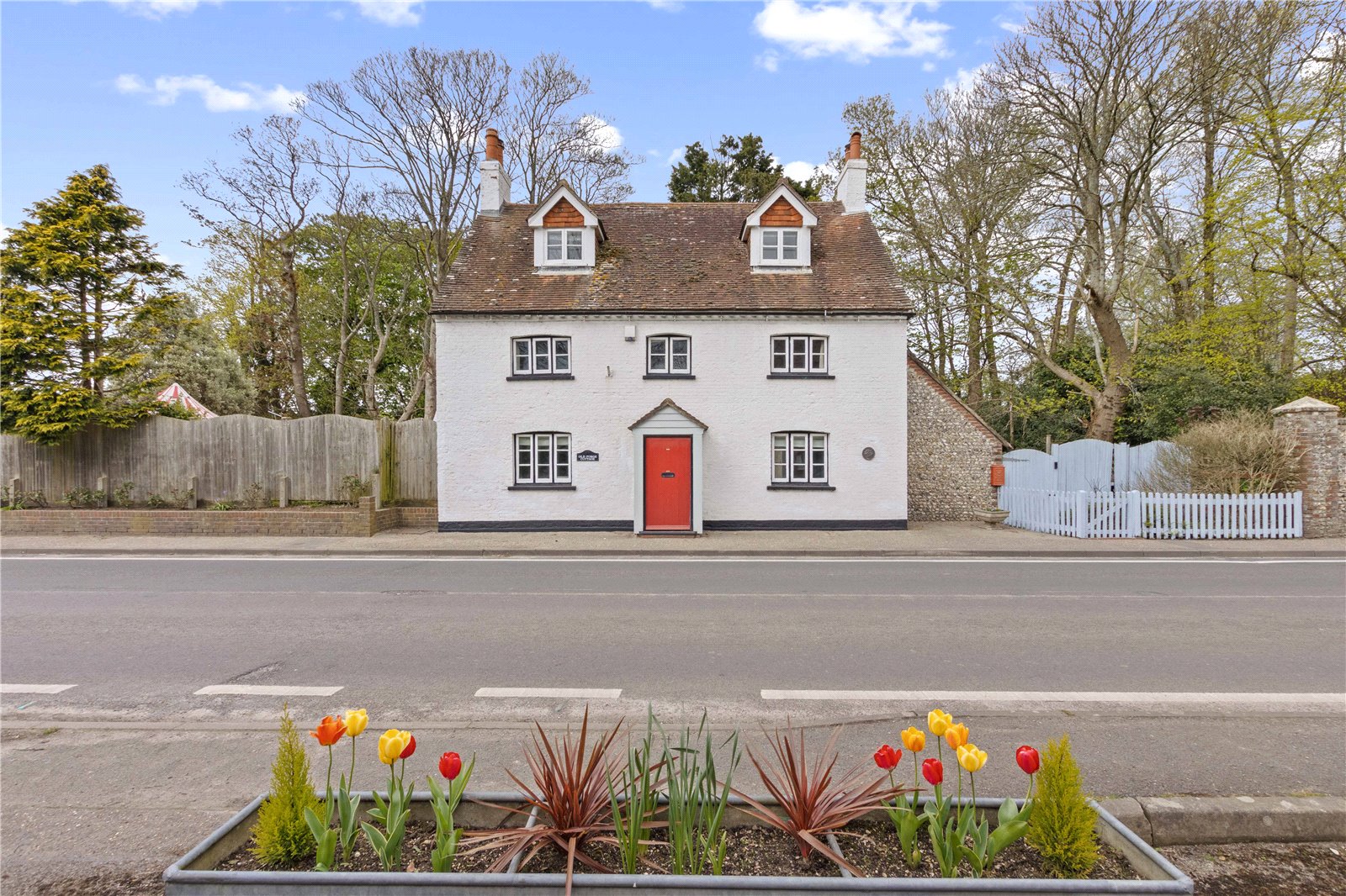 4 bed detached house for sale in Halnaker, Chichester (ref: 579368)