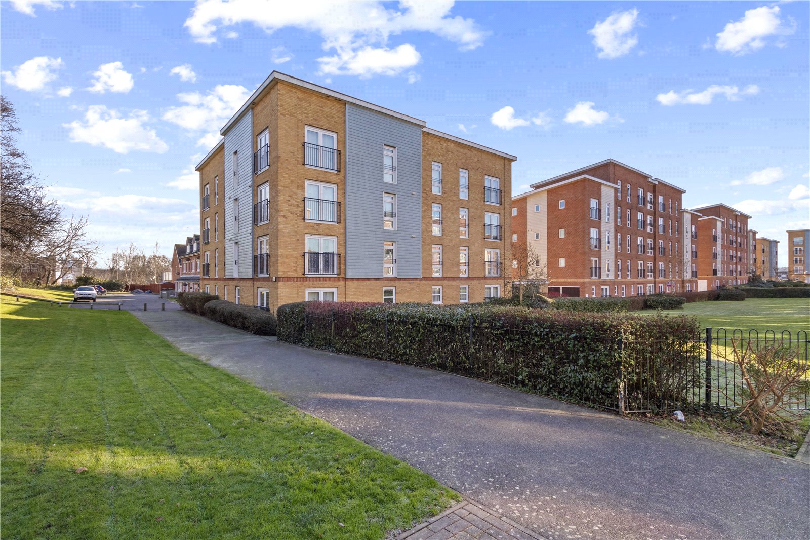 2 bed apartment for sale in Little Hackets, Havant - Property Image 1