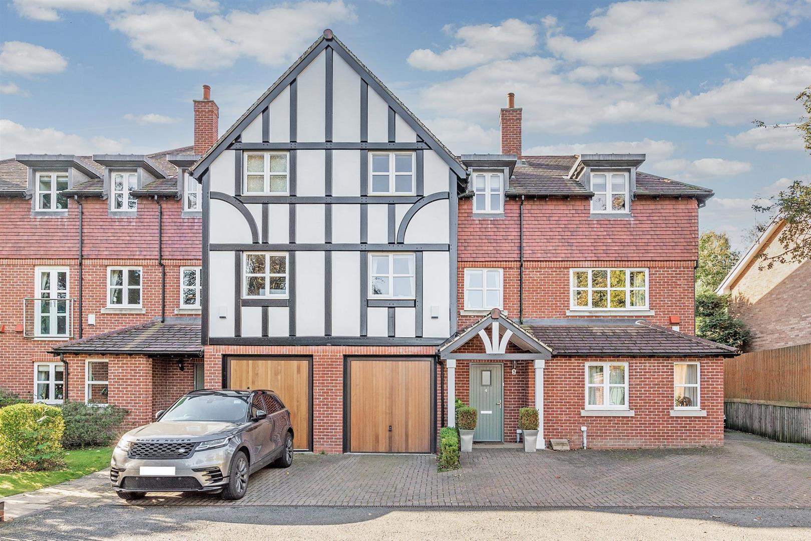 4 bed town house for sale in Mill Lane, Solihull 0