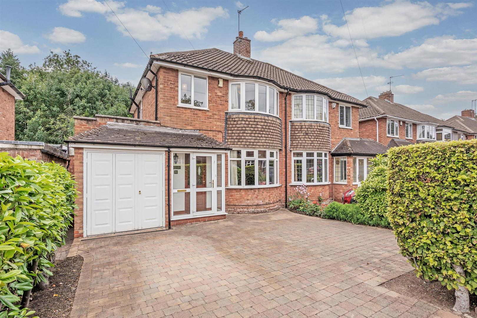 3 bed  for sale in Henley Crescent, Solihull, B91 