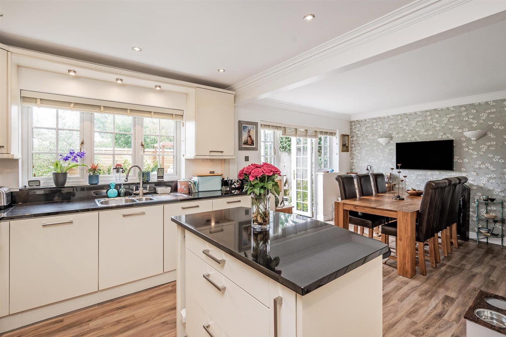 3 bed terraced house for sale in Doctors Close, Solihull  - Property Image 5