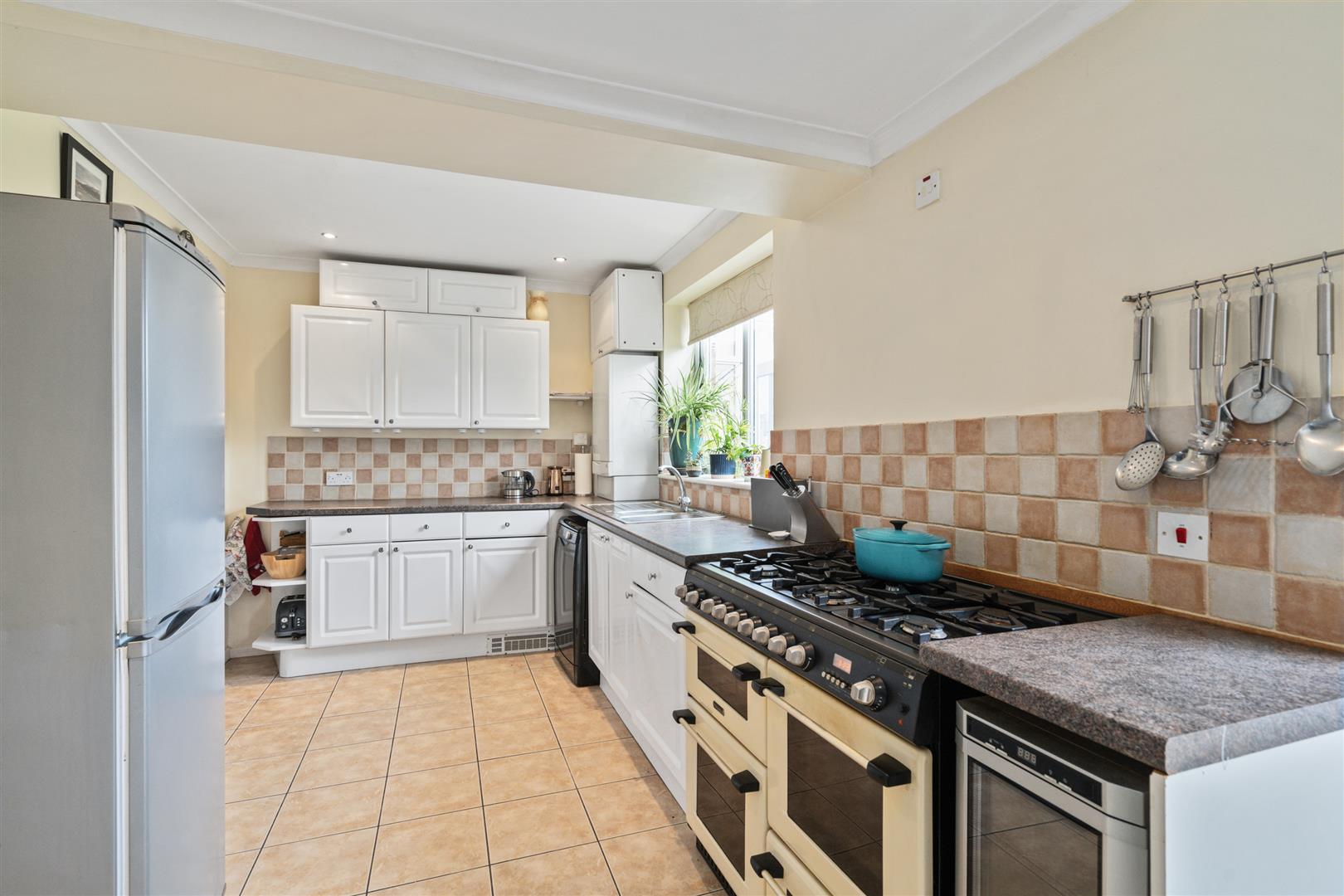 3 bed semi-detached house for sale in Henley Crescent, Solihull  - Property Image 4