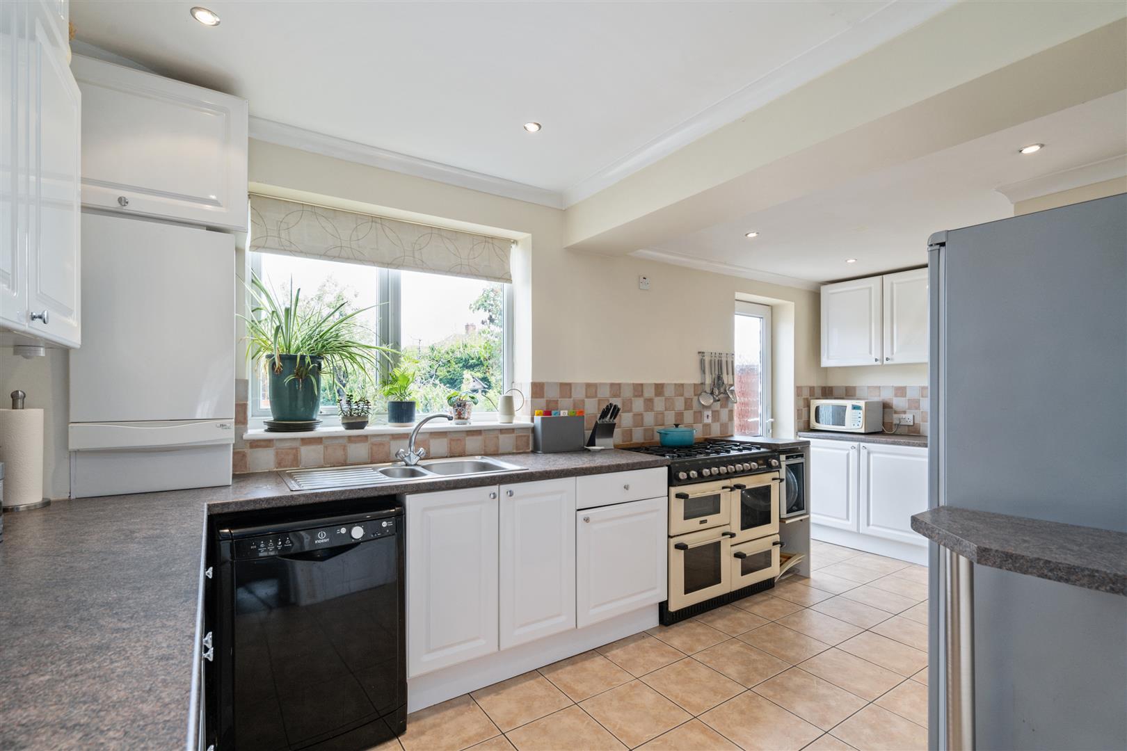 3 bed semi-detached house for sale in Henley Crescent, Solihull  - Property Image 3
