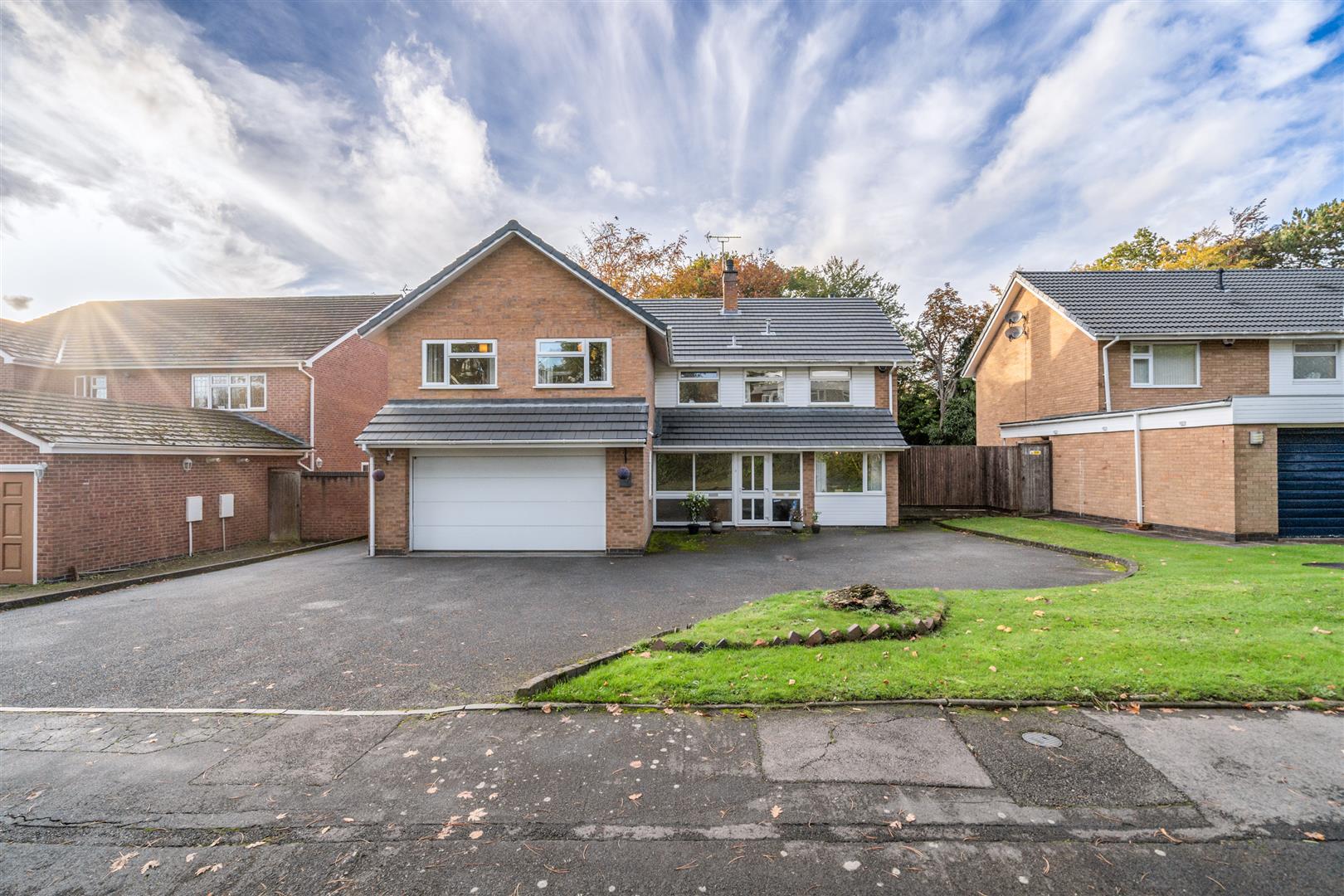 5 bed detached house for sale in White House Way, Solihull  - Property Image 1