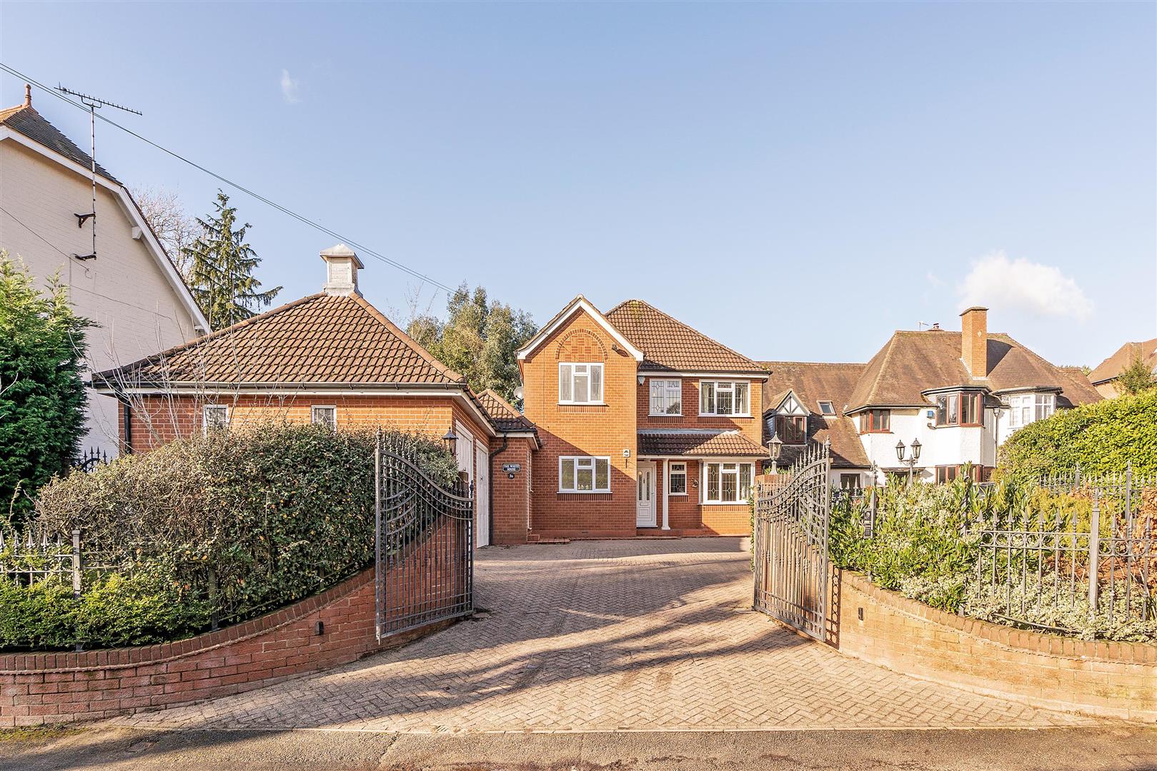 4 bed detached house to rent in Beechnut Lane, Solihull  - Property Image 1