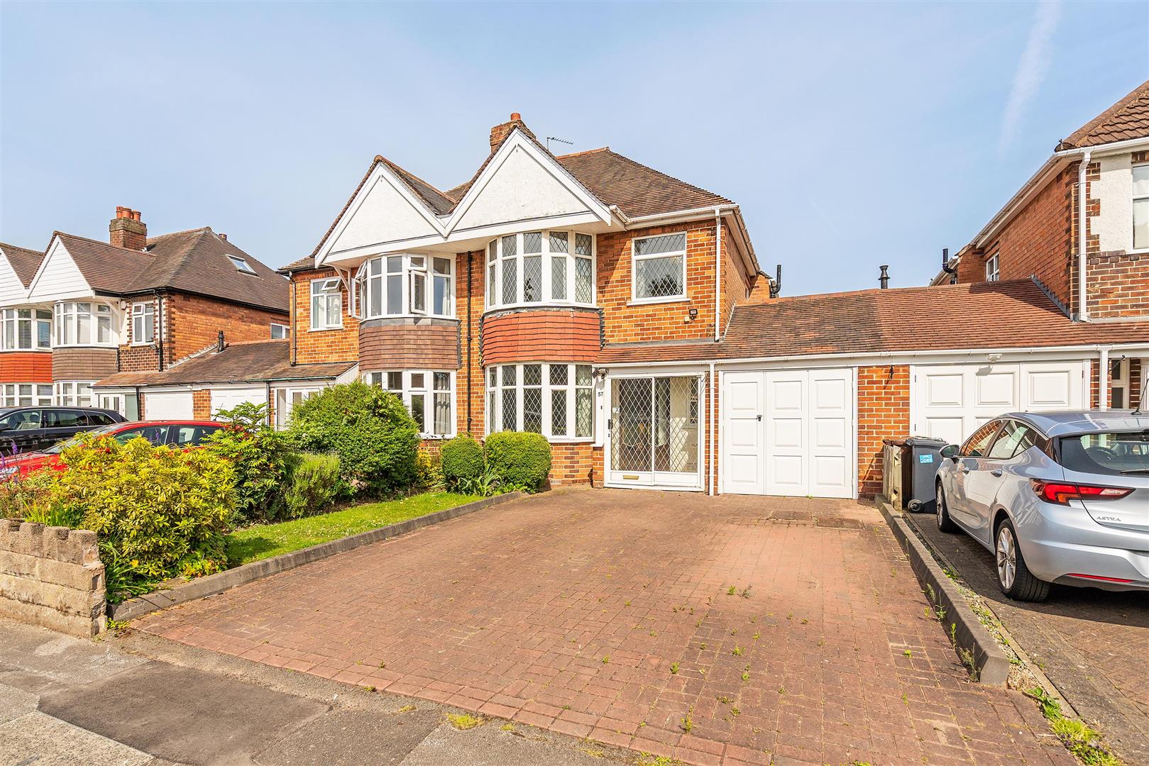 3 bed  for sale in Haslucks Croft, Solihull, B90 