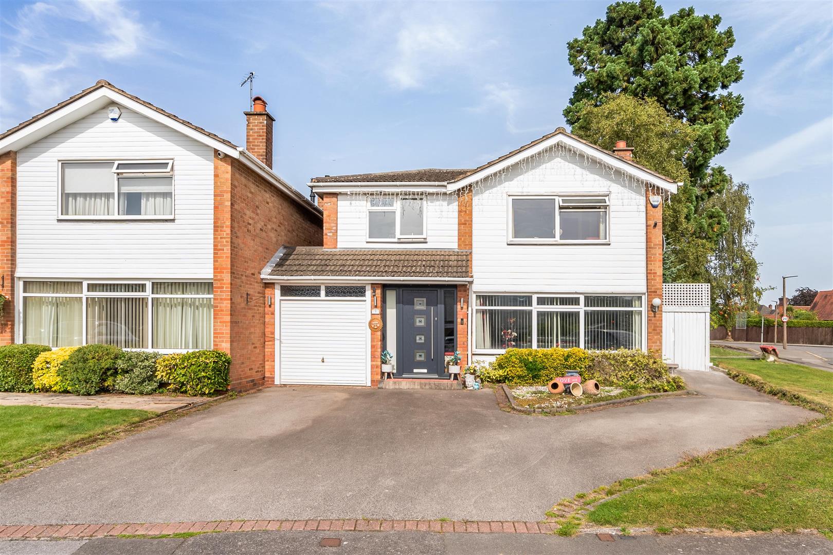 4 bed detached house for sale in Clifton Crescent, Solihull  - Property Image 3